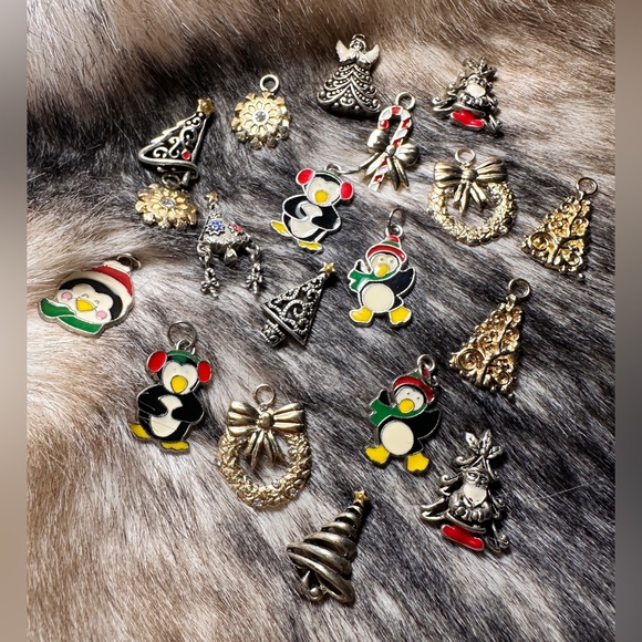 Set of 20 Holiday Jewelry Pendant Charms - Picture 8 of 9